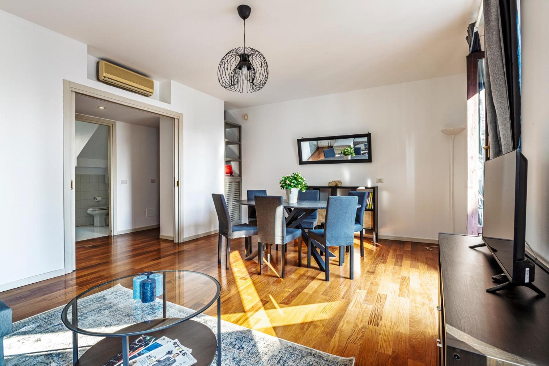 Elegant 2 Bedrooms Apartments Near Duomo Милан Экстерьер фото