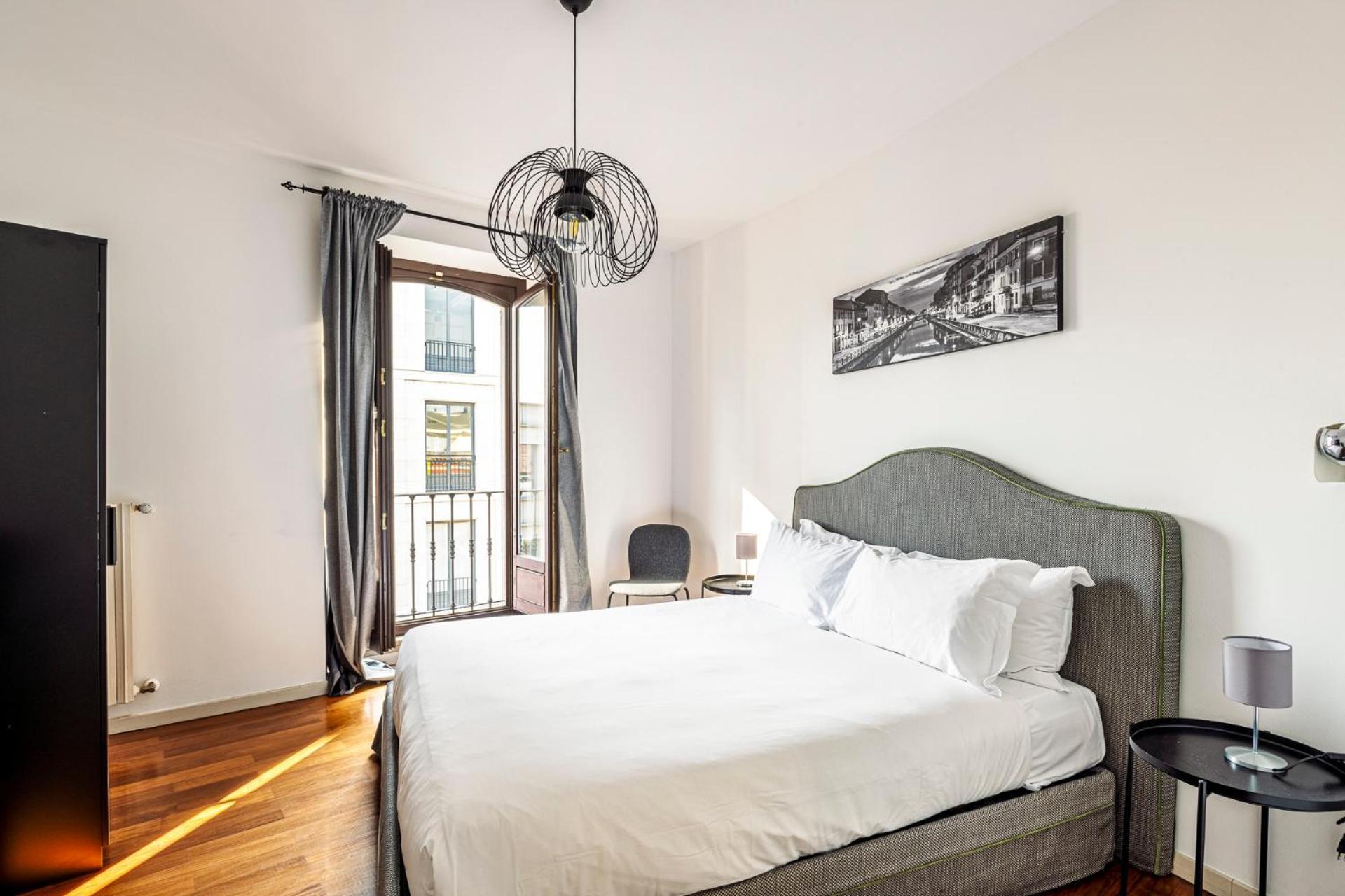 Elegant 2 Bedrooms Apartments Near Duomo Милан Экстерьер фото