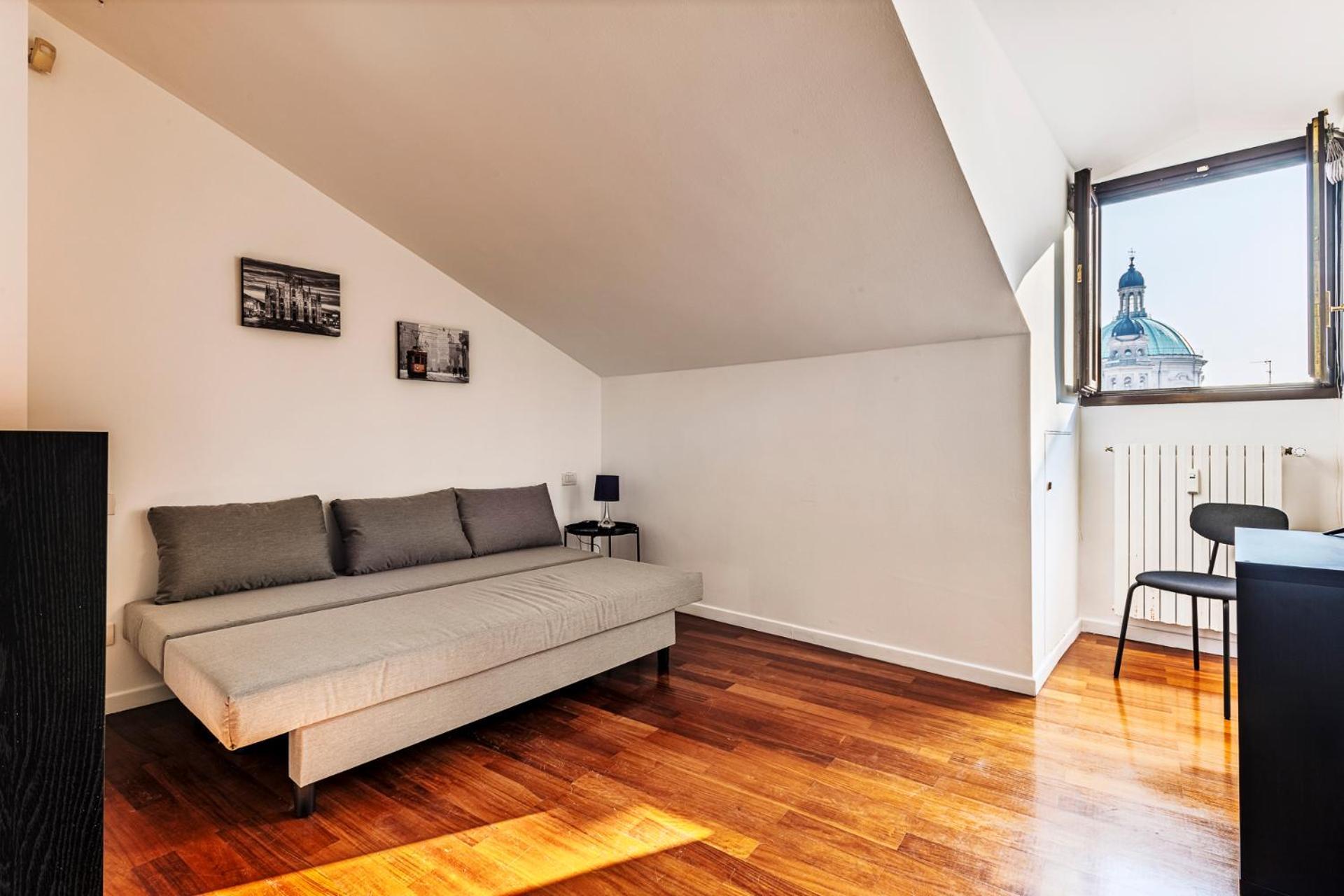 Elegant 2 Bedrooms Apartments Near Duomo Милан Экстерьер фото